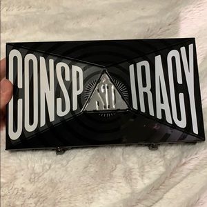 Jeffree Star x Shane Dawson conspiracy palette 🐷